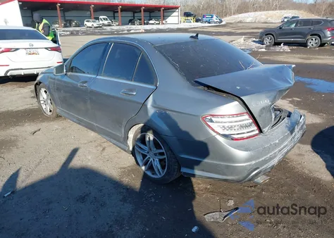 2012 Mercedes-Benz C 300 Luxury 4Matic/Sport 4Matic из США, поврежденный, VIN WDDGF8BB8CR207011